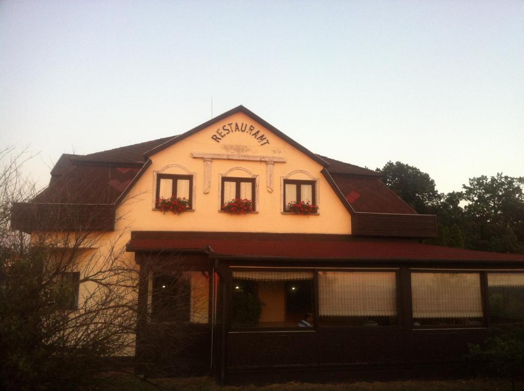 帕诺拉玛潘泽欧住宿加早餐旅馆 塔塔班亚 外观 照片
